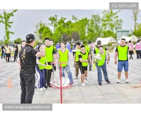 武汉飞盘队的意识觉醒与团队精神探讨聚焦飞盘运动的未来发展 武汉飞盘队的意识觉醒与团队精神探讨聚焦飞盘运动的未来发展