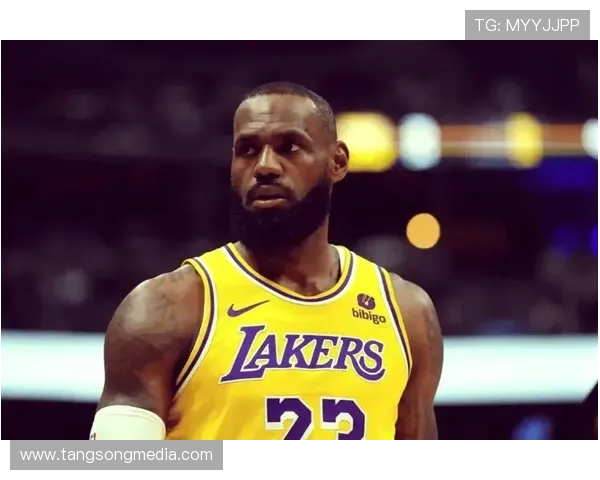 詹姆斯:篮球传奇的崛起与辉煌历程,如何影响了新时代的体育文化