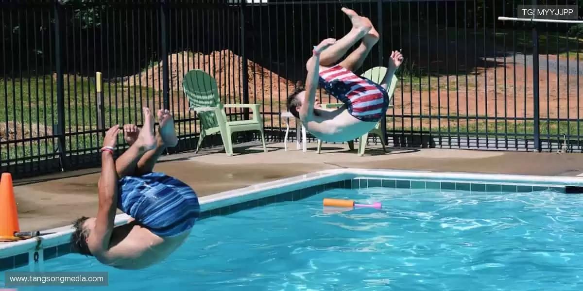 周边潮品，让热爱触手可及！🎯💥